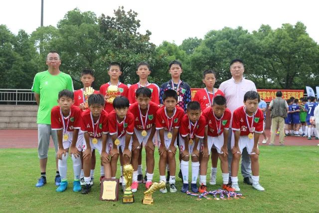 唐斯31+10尼克斯送猛龙8连败 雄鹿大胜公牛